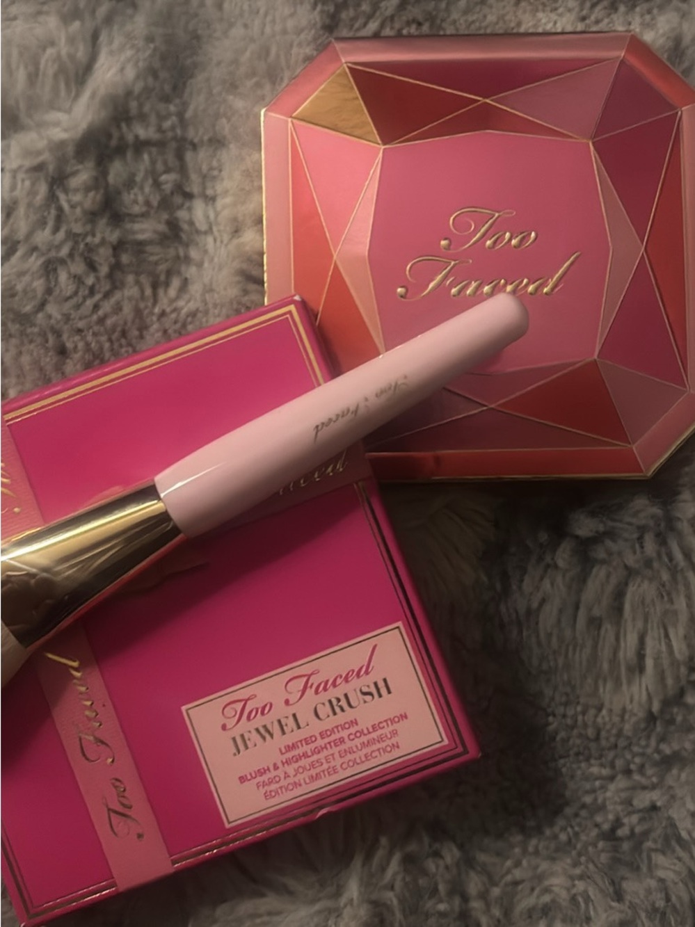 Too Faced Pink Jewel Crush Highlighter Palette & Brush Set